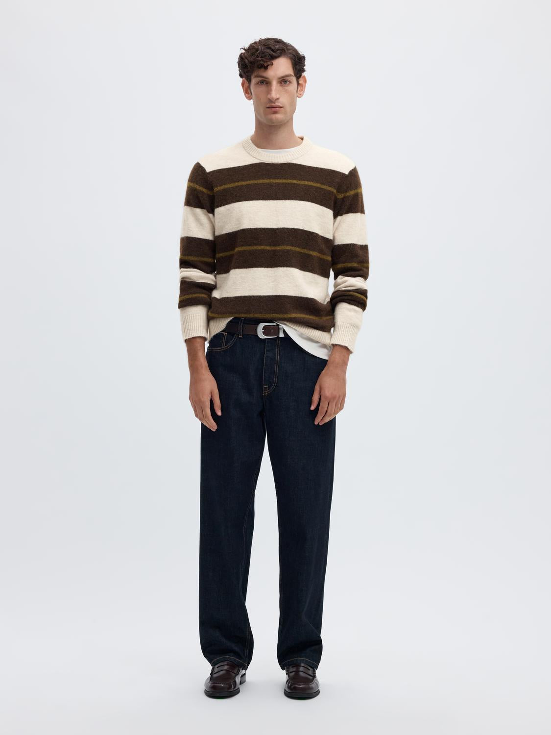 model_shot-front_full
